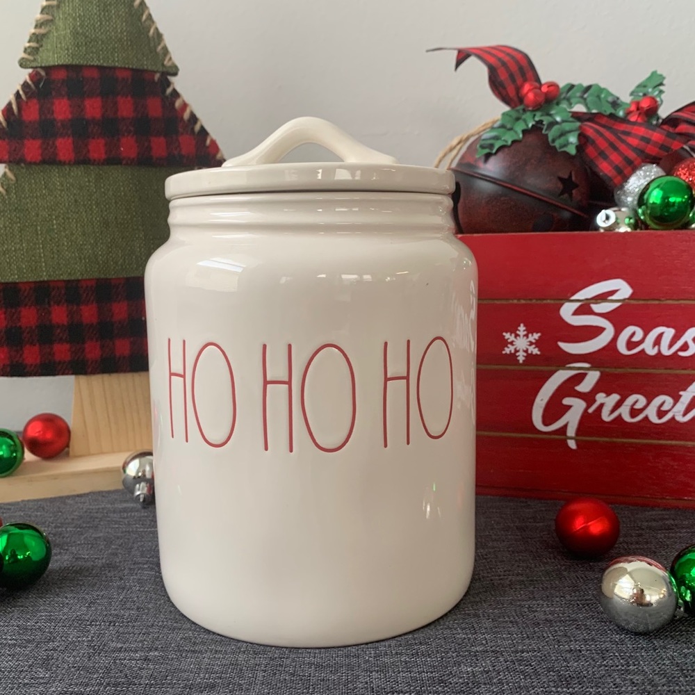 🎄 HP🎄Rae Dunn “HO HO HO” Canister / Cookie Jar